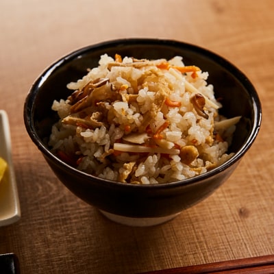 だし屋の炊き込みご飯の素2袋と三条市下田産のセット 【010S111】