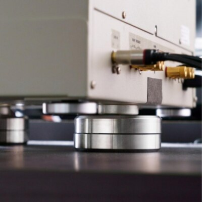 Serenity スイング式インシュレーター 1個 オーディオ 音響機器【220S003】