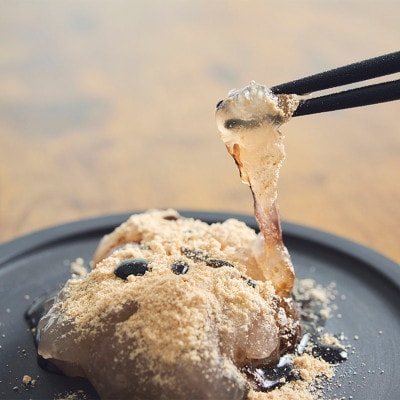 本わらび粉100%!なめらか『もちとろわらび餅』(220g×2個)きなこ・黒蜜付き