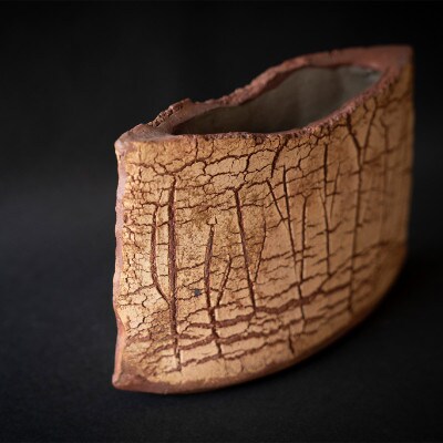 【日展入選作家作】自然な亀裂と土の赤が美しい「裂華紋焼〆花器」B