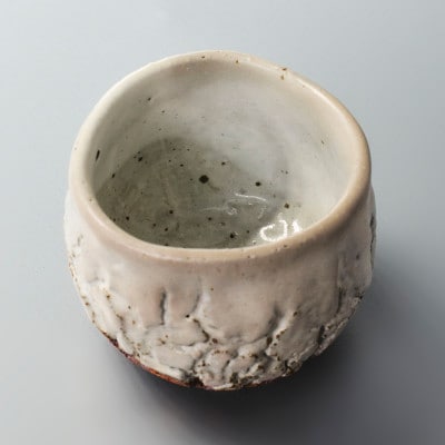 【作家もの】自然界の亀裂を表現した味わい深い「裂華紋」ぐい呑み B