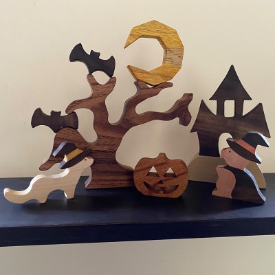 天然木の自然な色と風合いを生かしたハロウィン用オブジェ
