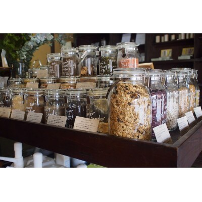 様々な方との繋がりで生まれた『SHIKINOKA TEA|シキノカティー「くろもじ緑茶」』