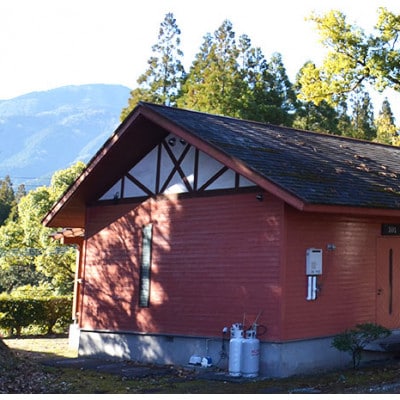 美里の森キャンプ場ガーデンプレイス　フォレストロッジ・デラックス(8人用)利用券【要予約】