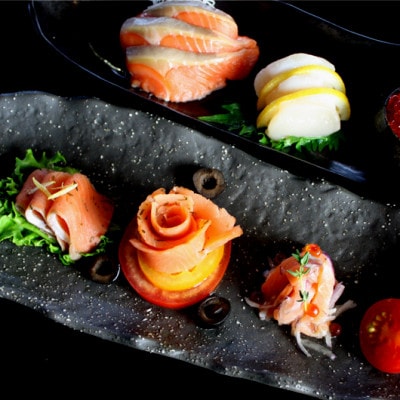 北海道 知床産 サーモンスライス(スモーク)70g×4パック　化学調味料不使用