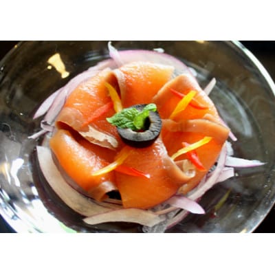 北海道 知床産 サーモンスライス(スモーク)70g×4パック　化学調味料不使用