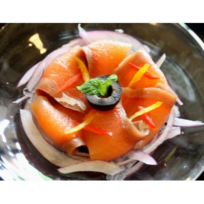 北海道 知床産 サーモンスライス(スモーク)70g×6パック　化学調味料不使用