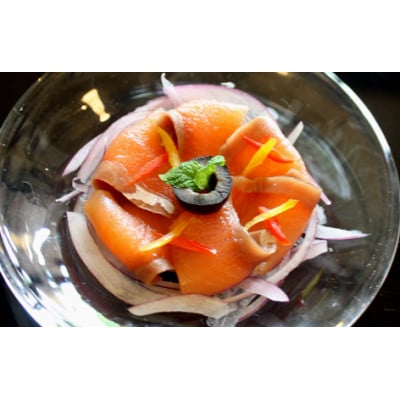 北海道 知床産 サーモンスライス(香草〆) 70g×6パック　化学調味料不使用