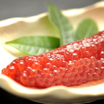 北海道知床産 鮭筋子(塩漬) 250g　【いくらが自慢の老舗がつくる筋子】