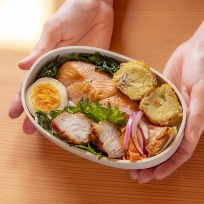 知床トコさん ランチボックス(Mサイズ)・箸 セット 【カーキ】