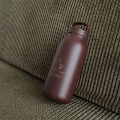 知床トコさん ウォーター タンブラー マルーン 550ml×1本 蓋付き 軽量【KINTO】