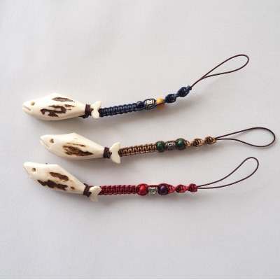 鹿の角　ストラップ(青)　知床で手作り【エゾシカコウボウカルぺ】