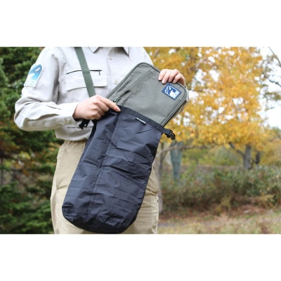 知床財団オリジナルWPバッグ付きマルチサコッシュ【オリーブ】