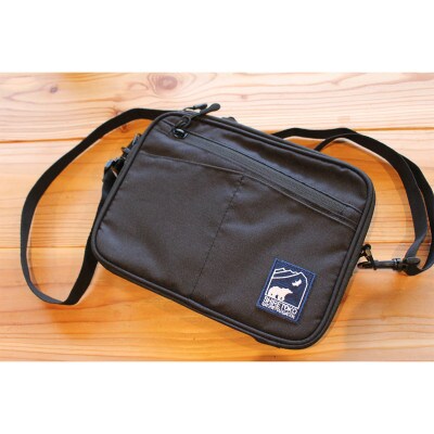 知床財団オリジナルWPバッグ付きマルチサコッシュ【ブラック】