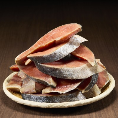 【訳あり・厳選】北海道産　無塩鮭切り身　オス厳選 約1.4kg(約18切れ)1切れずつ小分け真空