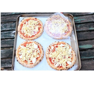 本場のナポリpizzaをご家庭でお楽しみください。 石薪窯焼きたて天然酵母ナポリpizza
