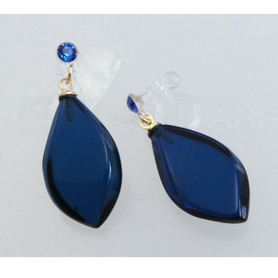 琥珀のピアス風イヤリング(サファイアブルーカラー)