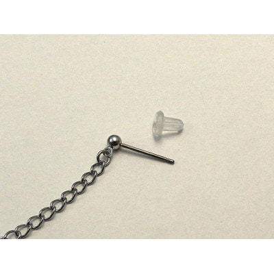 ターコイズブルーのSwing10mm玉ピアス