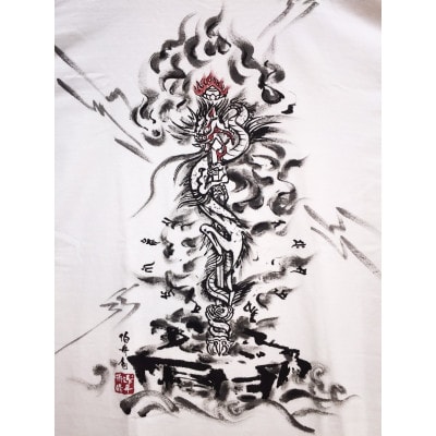 手描きTシャツ 仏画 倶利伽羅不動 白 (半袖 Mサイズ)