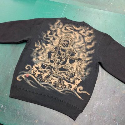 手描き トレーナー 不動明王 黒 (裏起毛 XLサイズ)