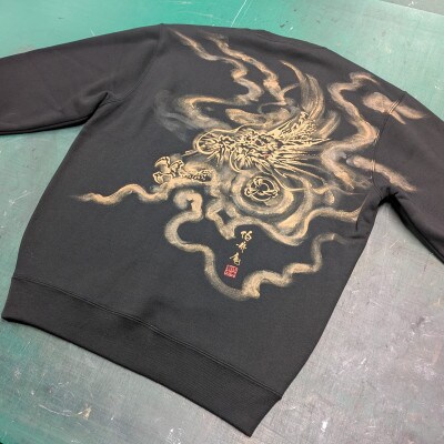 手描き トレーナー 龍神 黒 (裏起毛 Mサイズ)