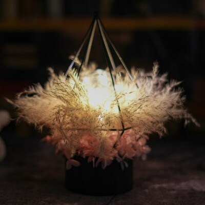 ドライフラワーのおしゃれなインテリアランプ(ピンク)デザイナーの手作り一点モノ