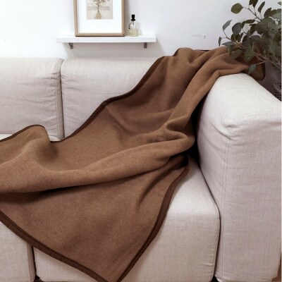 【ハーフサイズ】厳しい自然が生んだ暖かさ　キャメル100%(毛羽部分)毛布　CA-21R　BE