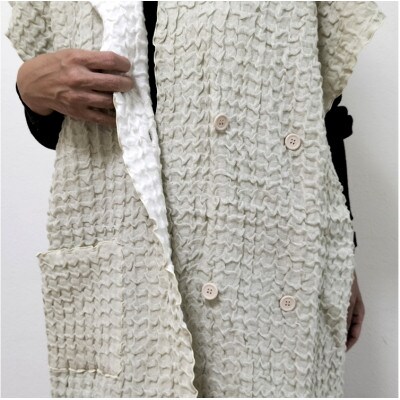 シルク使いの　ふわふわ 着る毛布(65×90cm)　ベージュ　19016M-BE
