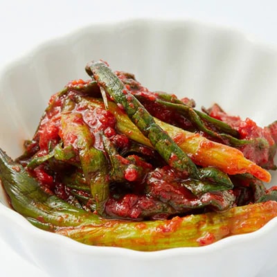 大阪府和泉市産の九条ネギを使用したネギキムチ(200g入×3袋)。道の駅オリジナルキムチです。