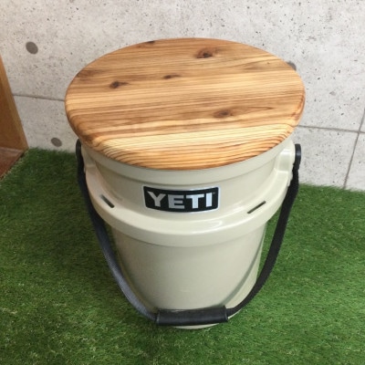 アメリカのアウトドアブランド　YETI(イエティ)　 ロードアウト5ガロンバケツ用　木製天板