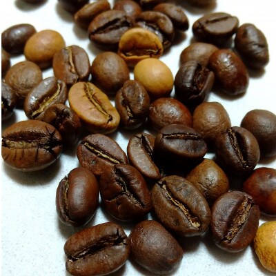 【毎月定期便】直火自家焙煎コーヒー200g (豆)　新鮮なコーヒーが毎月届きます。全6回