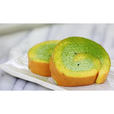 お茶屋がこだわりぬいた伊勢濃抹茶ロールケーキ　