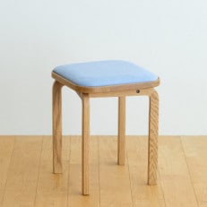 府中市の家具　コッコスツール　オーク材/生地:ラムース(スカイブルー)(組み立て式)