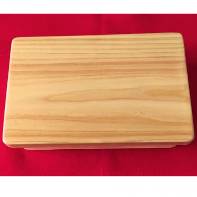 【木彫り弁当箱】　桧 角弁