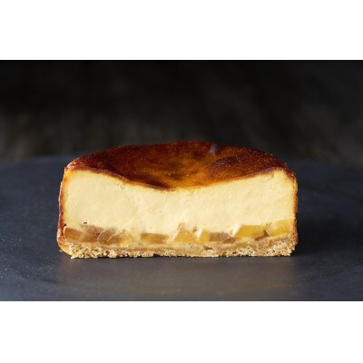キャラメルりんごのバスクチーズケーキ(小城市)