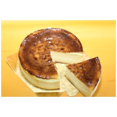 こんがり濃厚バスク風チーズケーキ・オホーツクチーズスフレのセット(各約12cm)