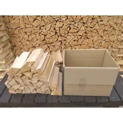 【アウトドア～キャンプ・BBQに!～】薪(針葉樹)約9kg・ 25cm