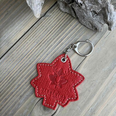 広島ジビエ東広島産天然鹿革　もみじの葉　本革キーホルダー・キーリング【03レッド】