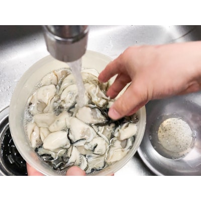 広島安芸津産　生牡蠣むき身700g【配達不可:離島】【配送時期:2025年1月以降】
