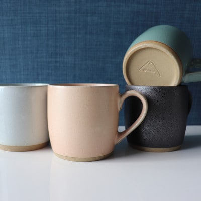 【美濃焼】one-color マグカップ 2色セット (卯の花・漆黒)【山二製陶所】