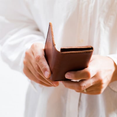 総手縫いで仕立てた　本革の柔らか名刺入れ (チョコ)