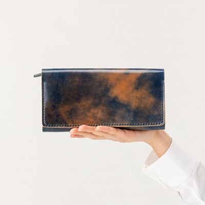 総手縫いで仕立てた　コードバン長財布(ブルーマーブル)