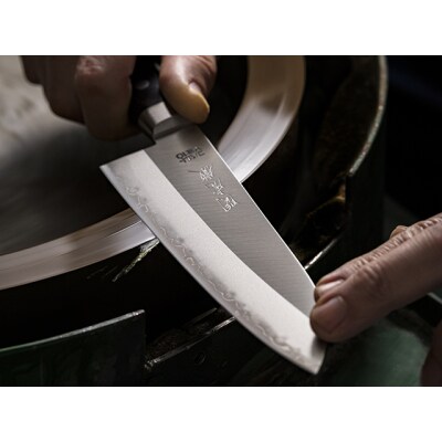 関虎徹 V金10号 三徳包丁180mm YG300