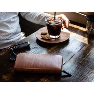 DearwooD 木の財布(チェーン:ゴールド/チャーム:ブラック)