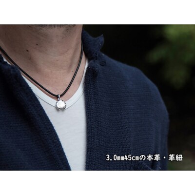 ロッソエブルー ネックレス メンズ シルバー 馬蹄 白蝶貝 革紐