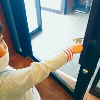 【HIBANAS】端材を熟練の職人がよみがえらせたコロナ対策製品　HIBATOUCH　ヒバタッチ