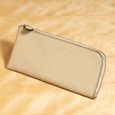 シュリンク模様の型押しを施した牛革二つ折り財布(パープル) | お礼品 シュリンク模様の型押しを施した牛革二つ折り財布(パープル) | お礼品