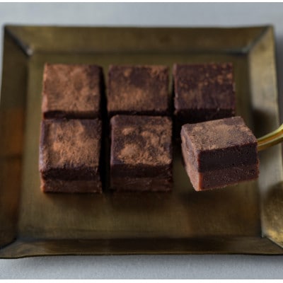 2層の生チョコがとろける「生チョコ ビター」