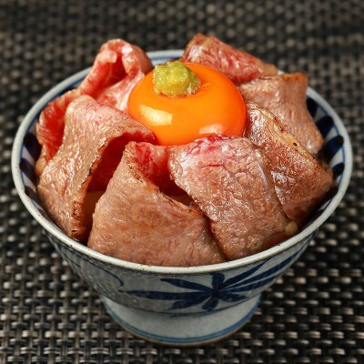 和牛セレブの神戸牛肩ロース焼肉用切り落とし 400g(黒折箱)