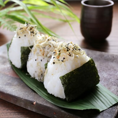 服部水産のちり旨ふりかけ 味比べセット/ 梅小町 ・ 味ゴマひじき [No.5735-3302]